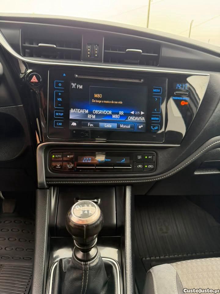 Toyota Auris 1.4 D4D SPORT — fotografia 8