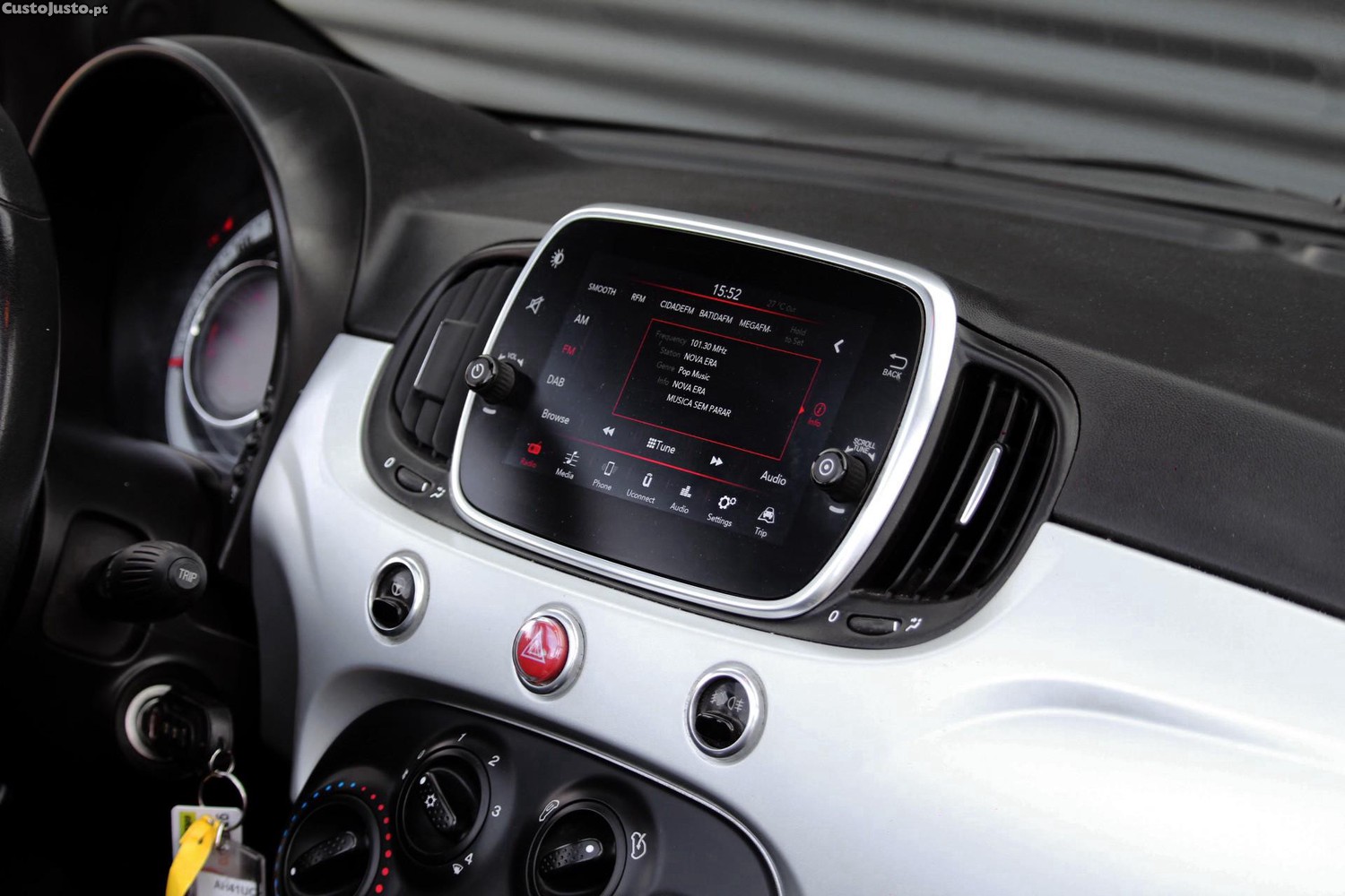 Fiat 500C 1.0 Hybrid Connect — fotografia 17
