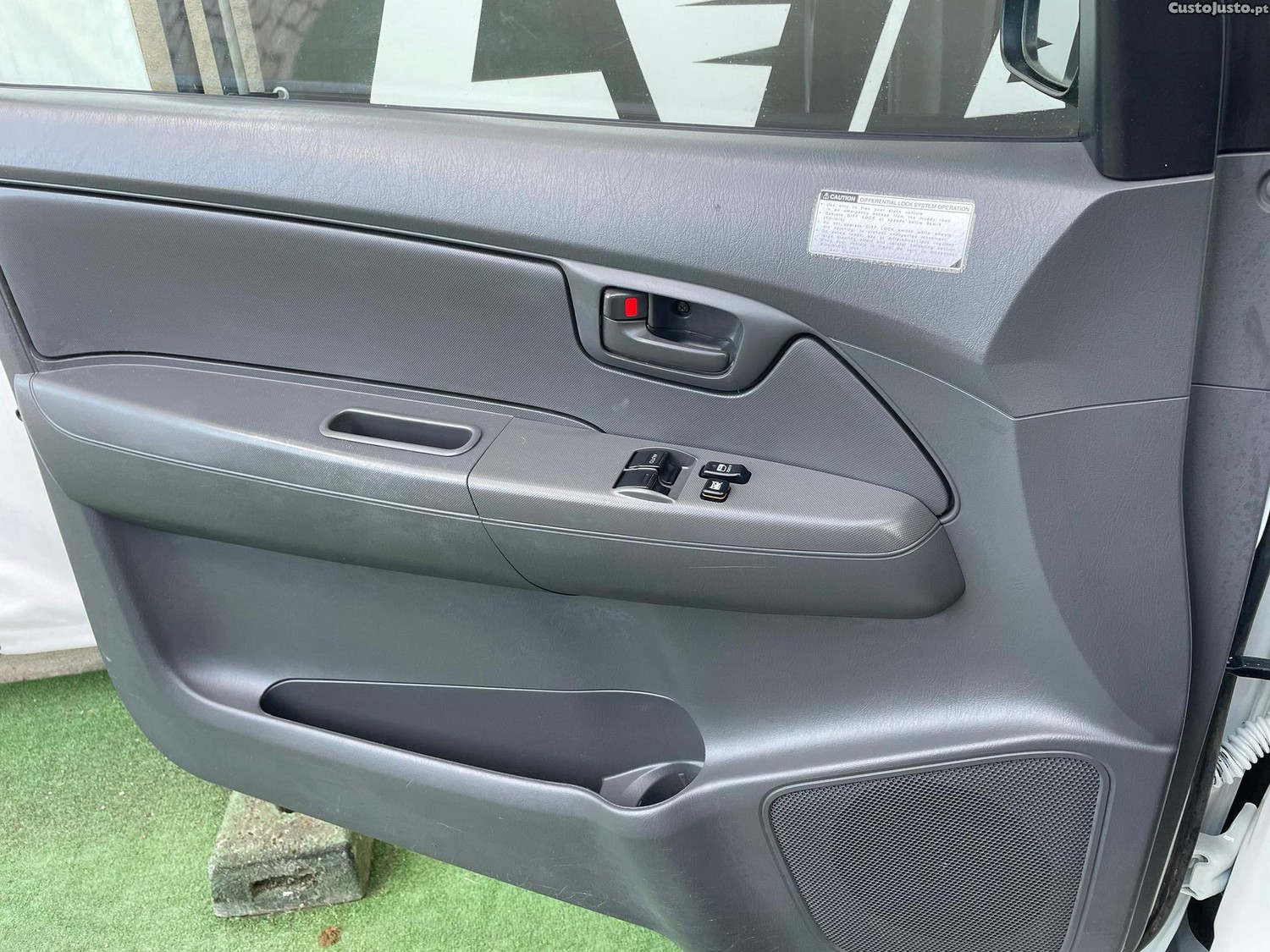 Toyota Hilux 2.5 D-4D 4WD CS CM — fotografia 7
