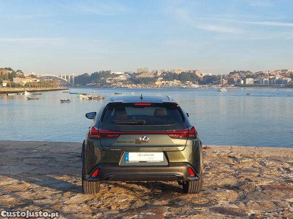 Lexus NX UX 250h Sport — fotografia 13