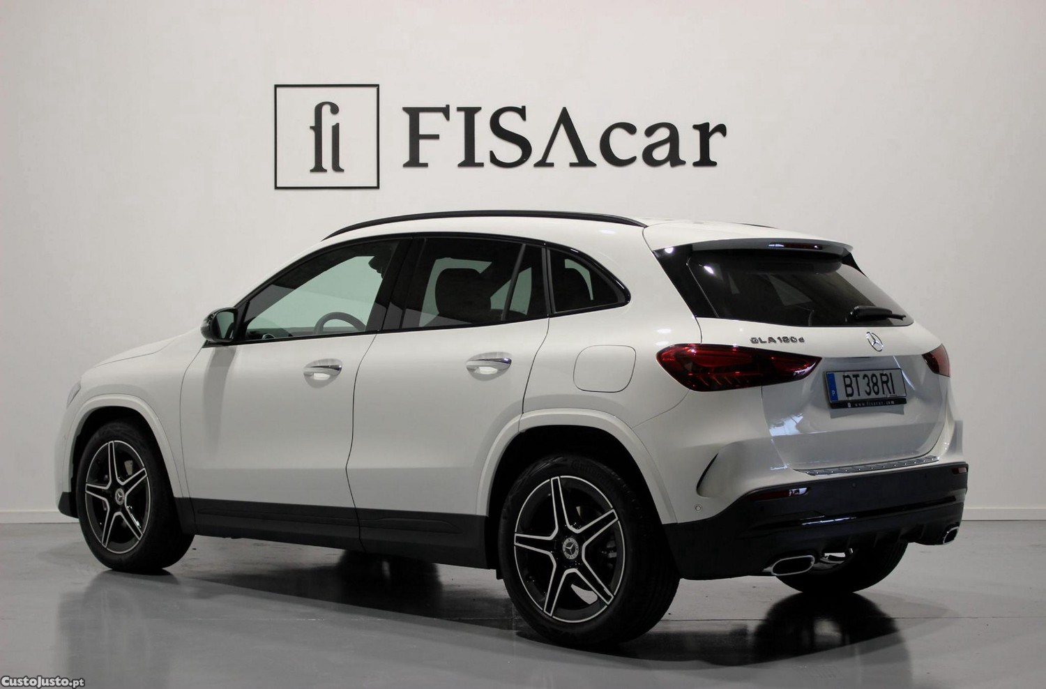 Mercedes-Benz GLA 180 d AMG Line — fotografia 23