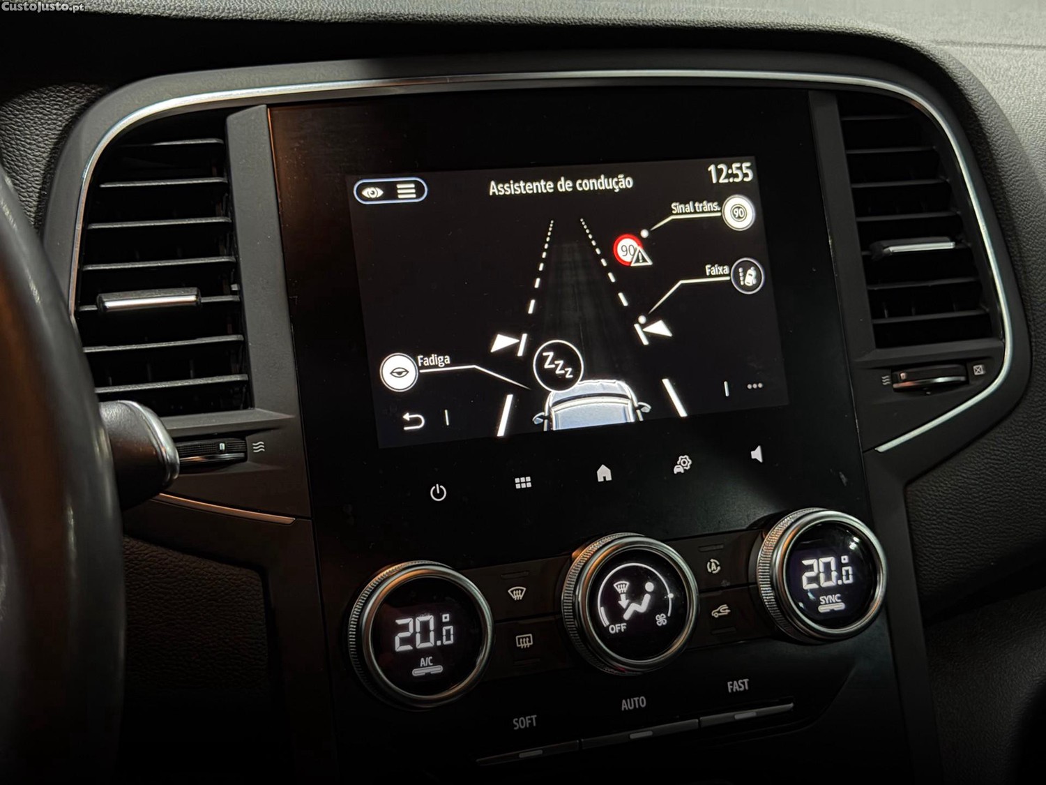 Renault Mégane E-Tech Plug-in Hybrid 160 EQUILIBRE — fotografia 3