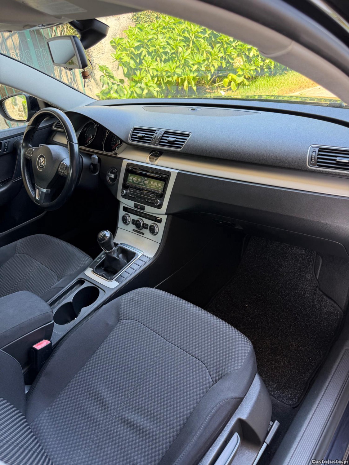 Volkswagen Passat 1.6tdi Confort line BLUEMOTION — fotografia 2
