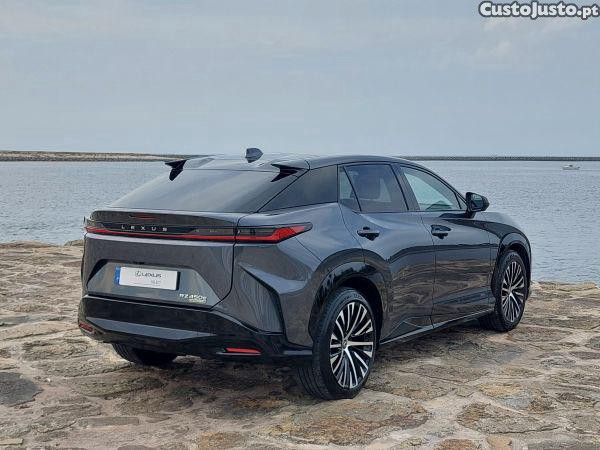 Lexus RX RZ 450e Luxury — fotografia 15