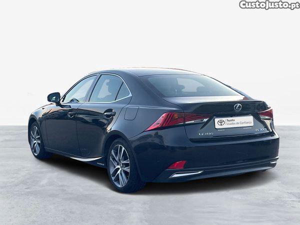 Lexus IS IS 300h Executive - 19 — photo 5