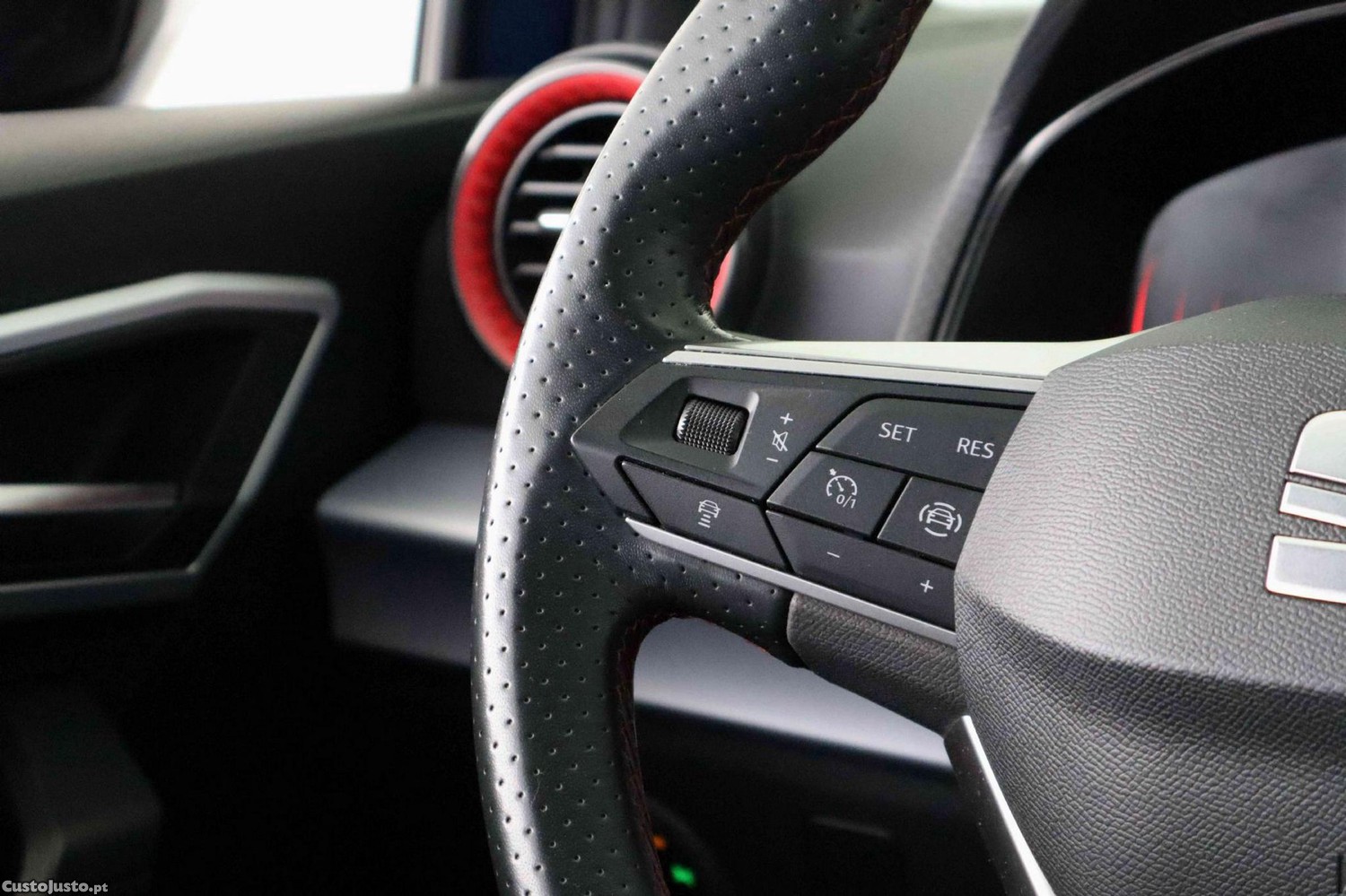 SEAT Ibiza 1.0 TSI FR — fotografia 16