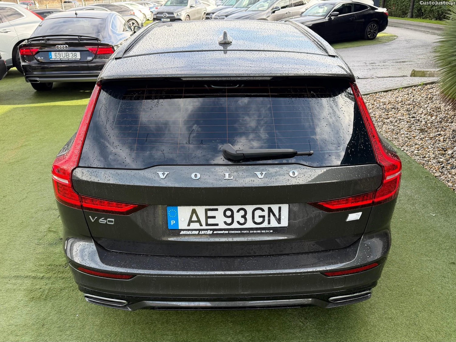Volvo V60 2.0 T6 AWD TE R-Design — fotografia 17