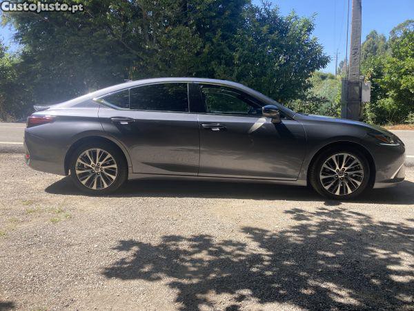Lexus ES 300h Special Edi — fotografia 14