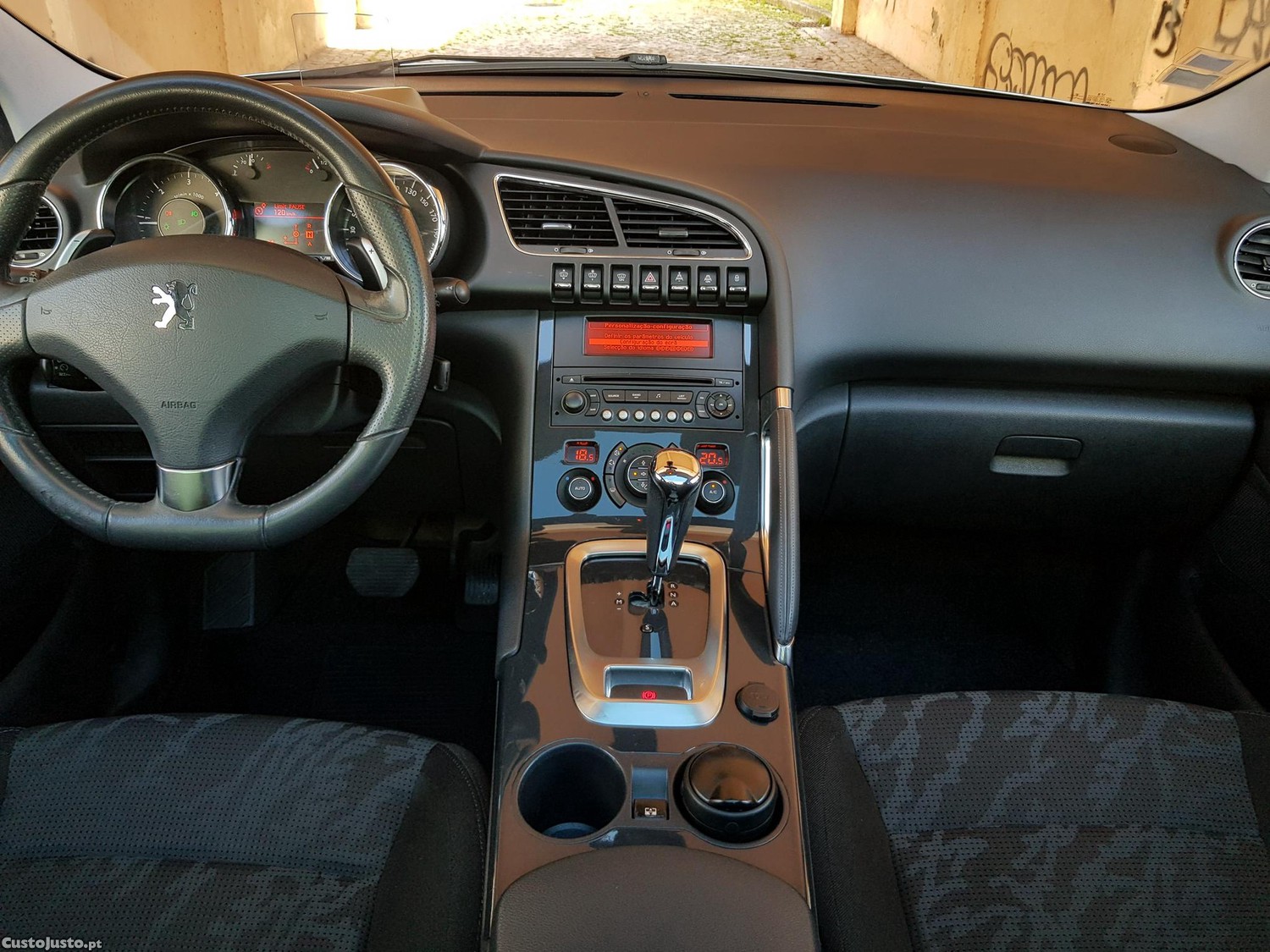 Peugeot 3008 1.6 HDi 110cv Automático — fotografia 14