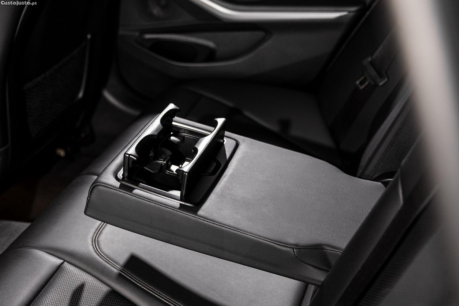 BMW 320 e Line Sport Auto — fotografia 3