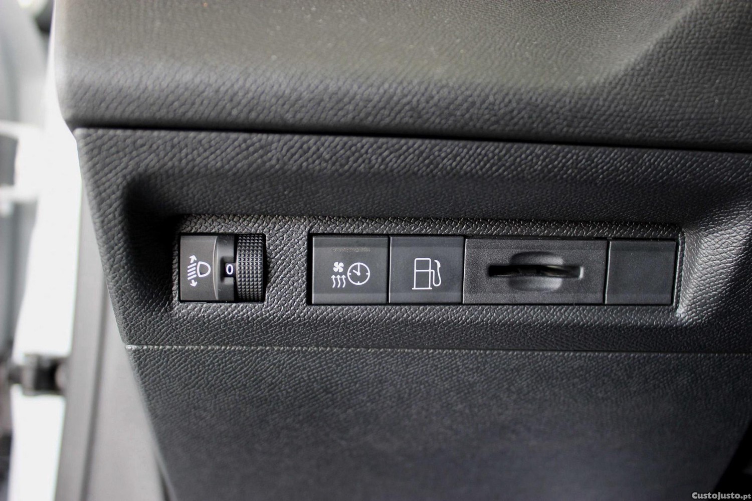 Peugeot 308 SW 1.6 Hybrid Active Pack e-EAT8 — fotografia 17