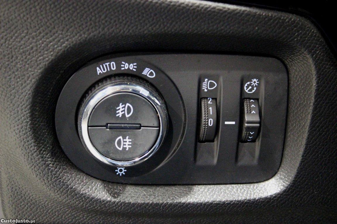 Opel Corsa 1.5 D Business — fotografia 14