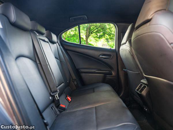 Lexus NX UX 250h Special Edi — fotografia 25