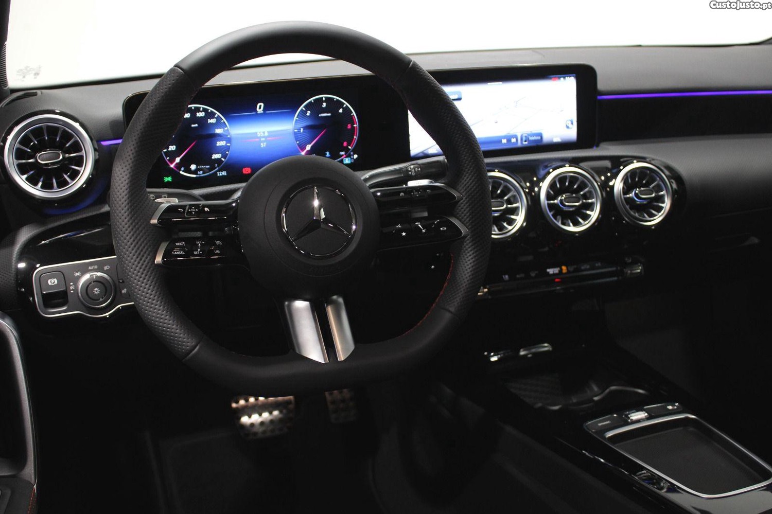 Mercedes-Benz A 180 D AMG LINE AUT. — fotografia 12