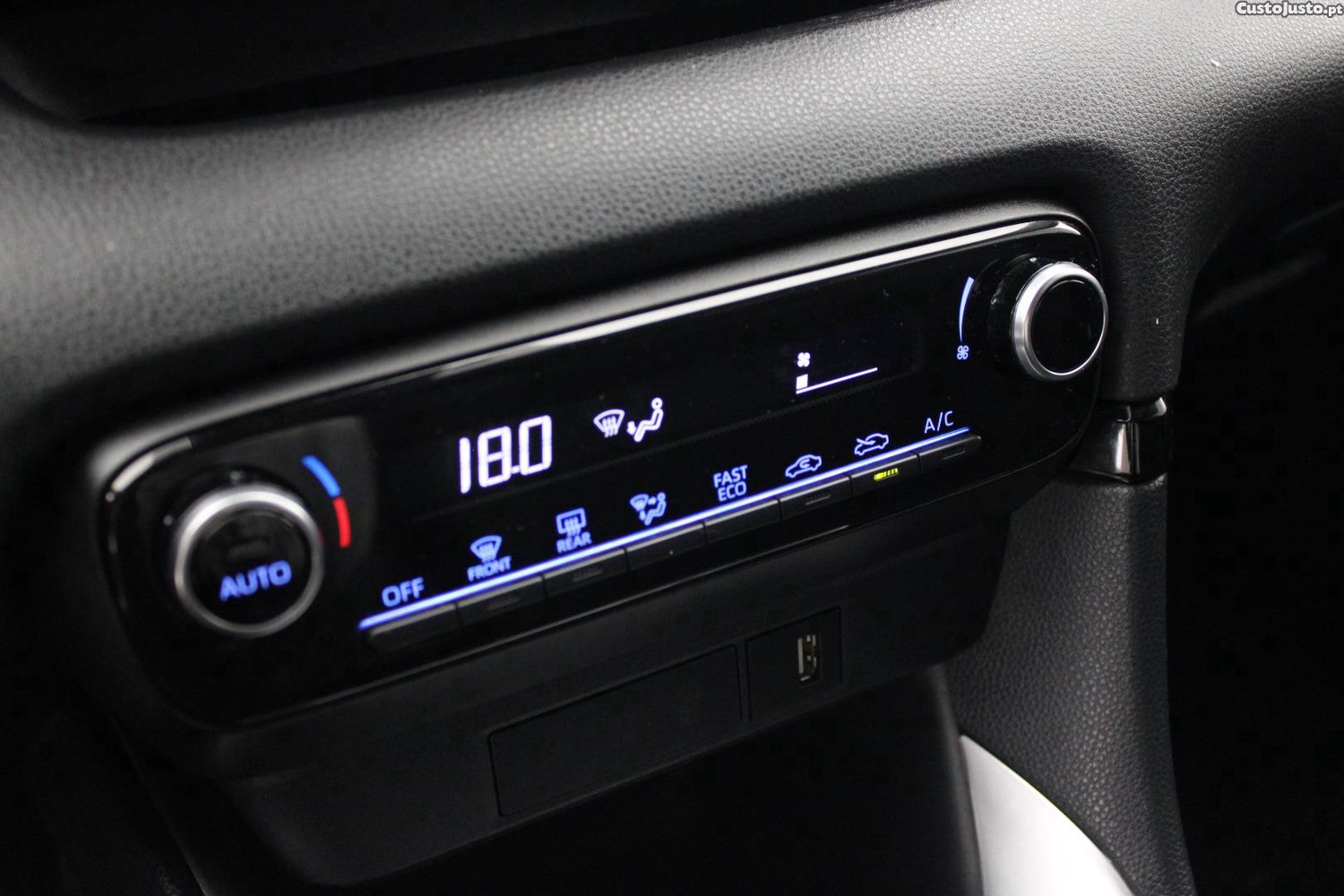 Toyota Yaris 1.5 HDF EXCLUSIVE (AUTO) — fotografia 17