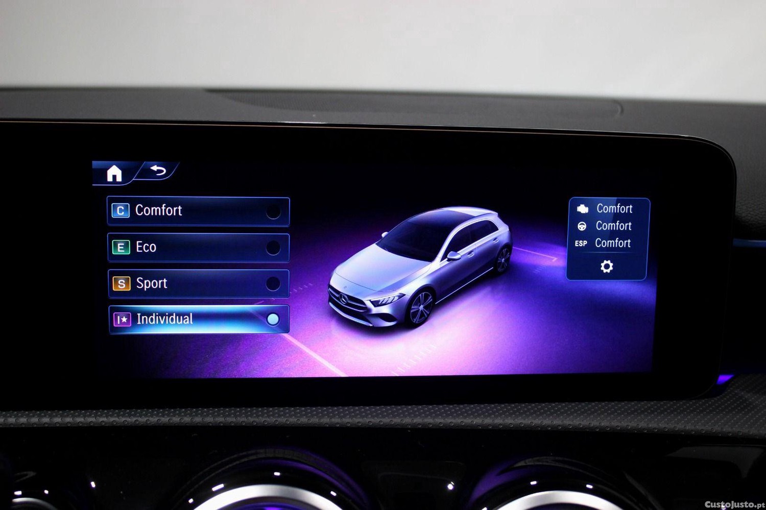 Mercedes-Benz A 180 D AMG LINE AUT. — fotografia 9