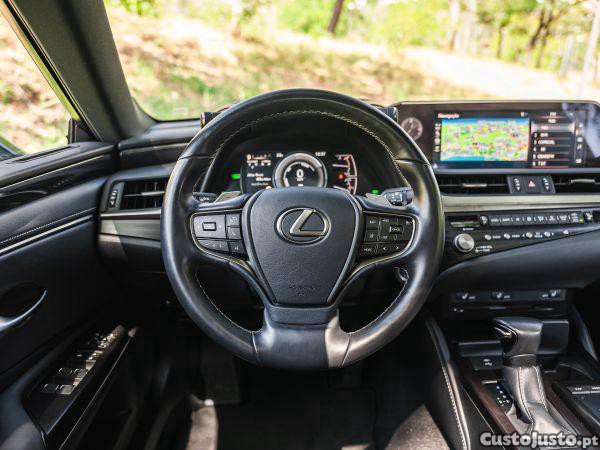 Lexus ES 300h Special Edi — fotografia 16