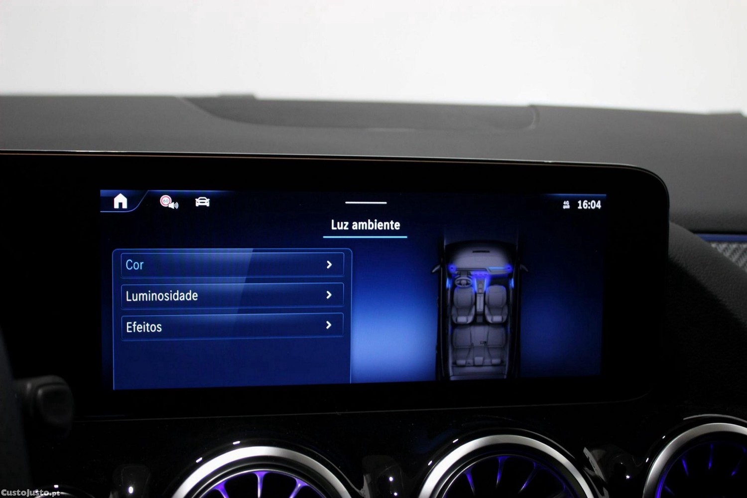 Mercedes-Benz GLA 180 d AMG Line — fotografia 3