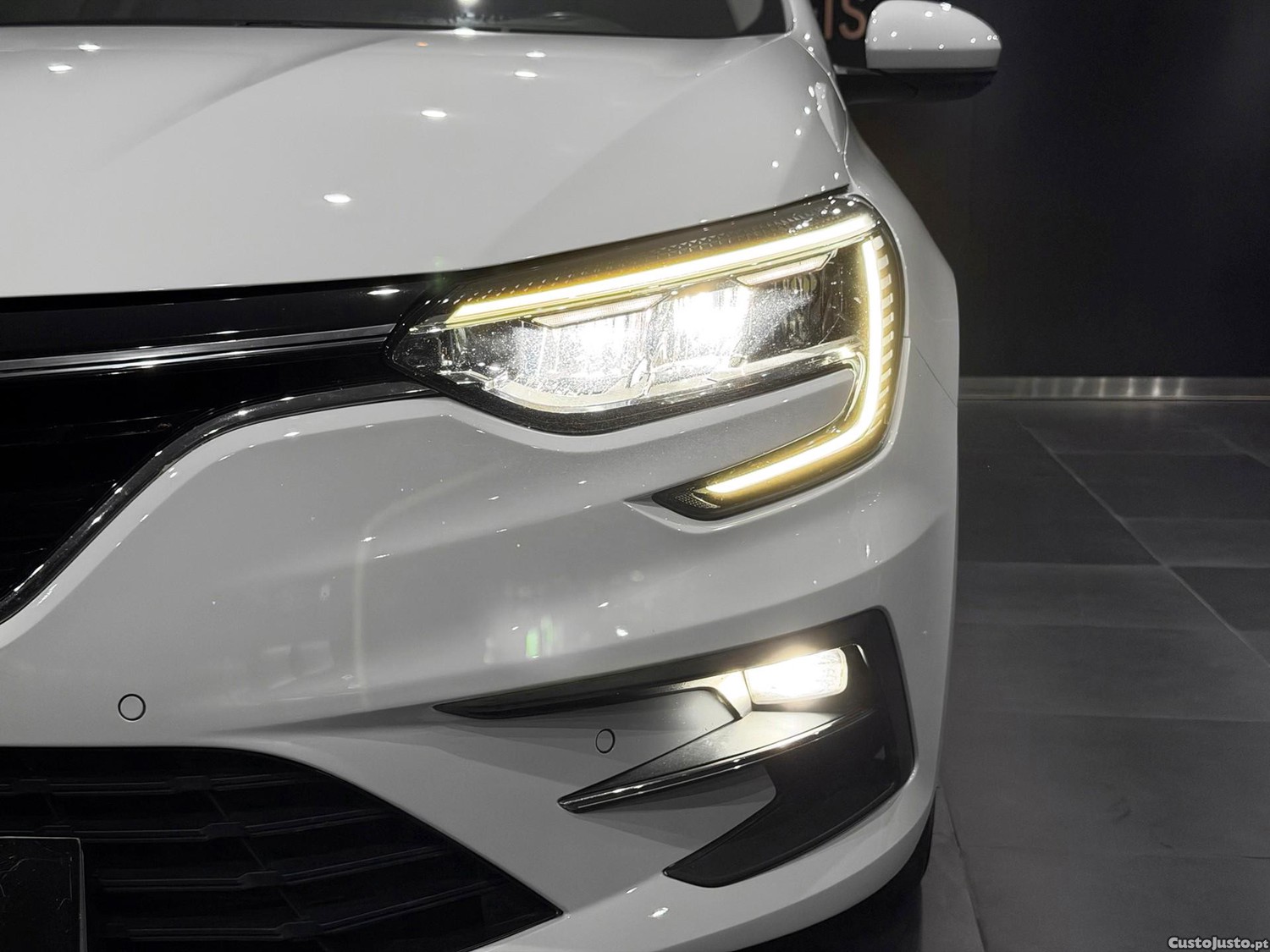 Renault Mégane E-Tech Plug-in Hybrid 160 EQUILIBRE — fotografia 14