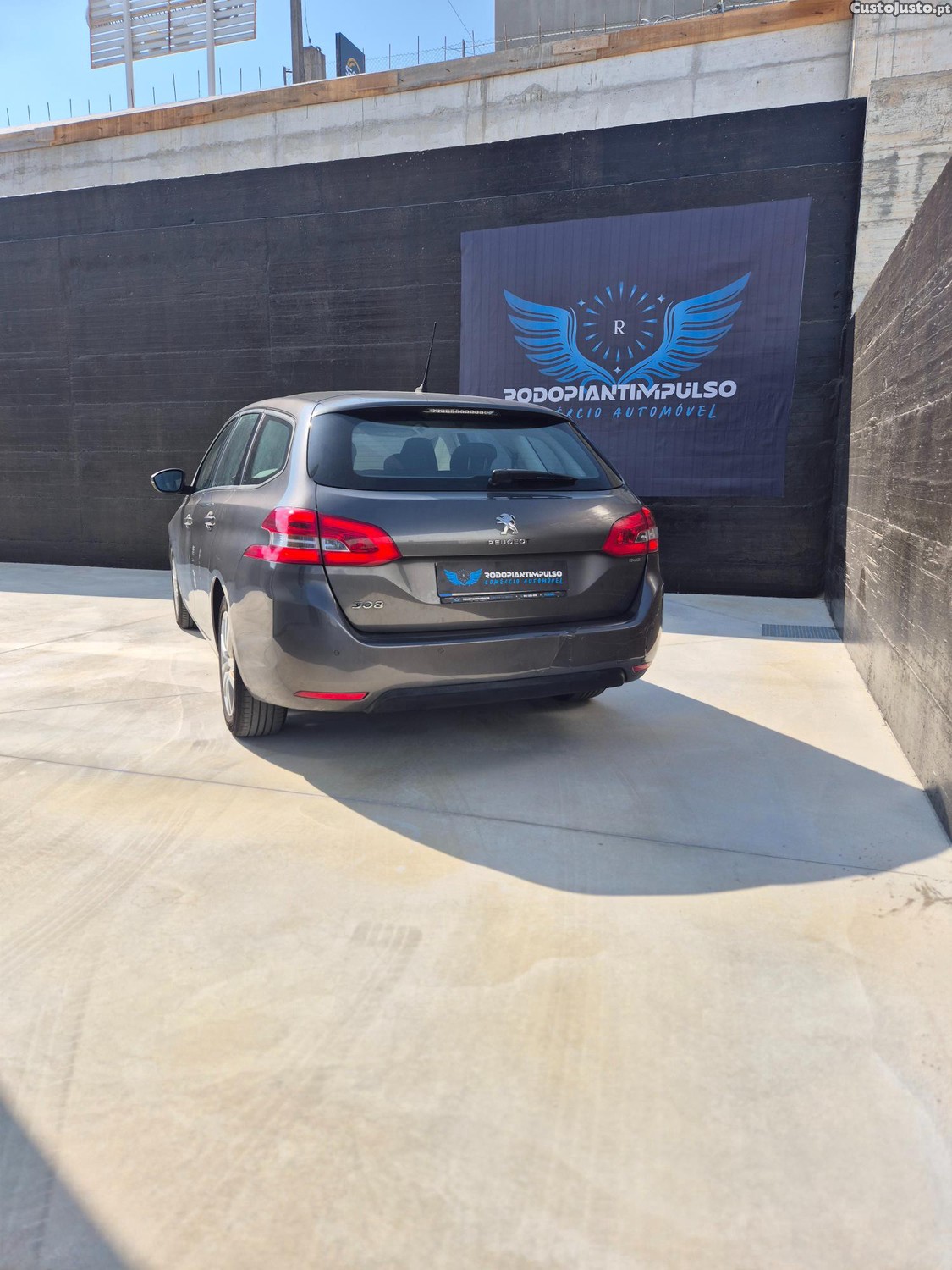 Peugeot 308 1.5 hdi EAT8 — fotografia 5