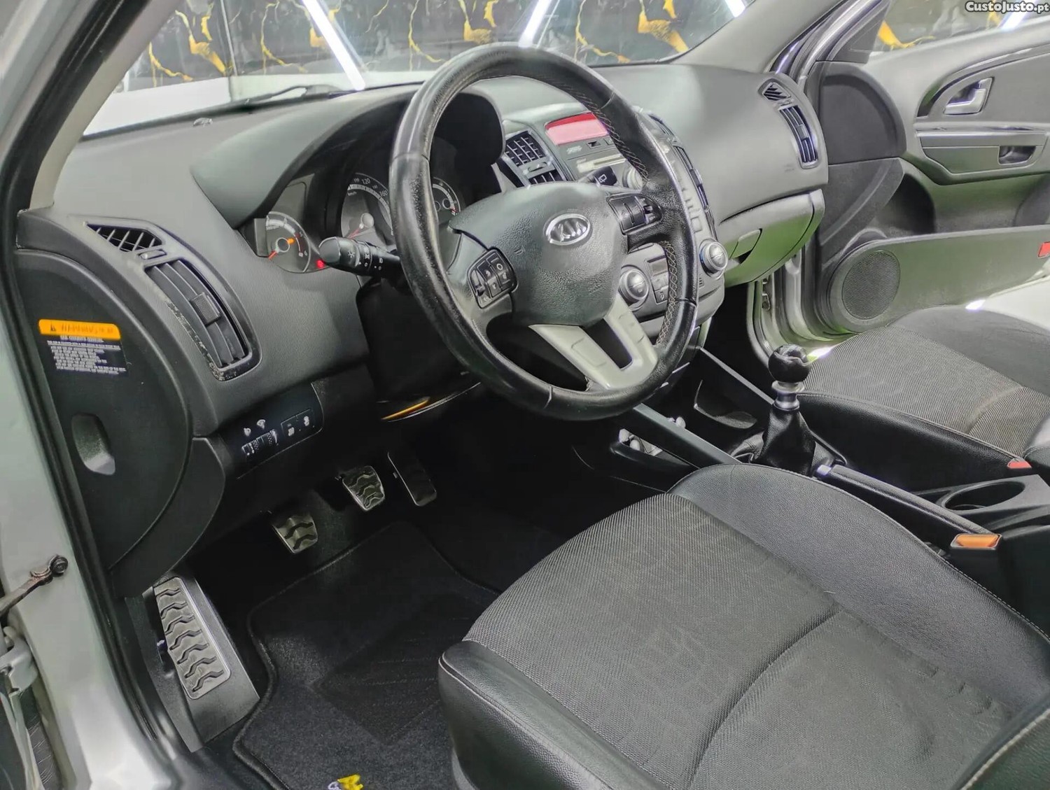 Kia Ceed Super estimada — fotografia 16