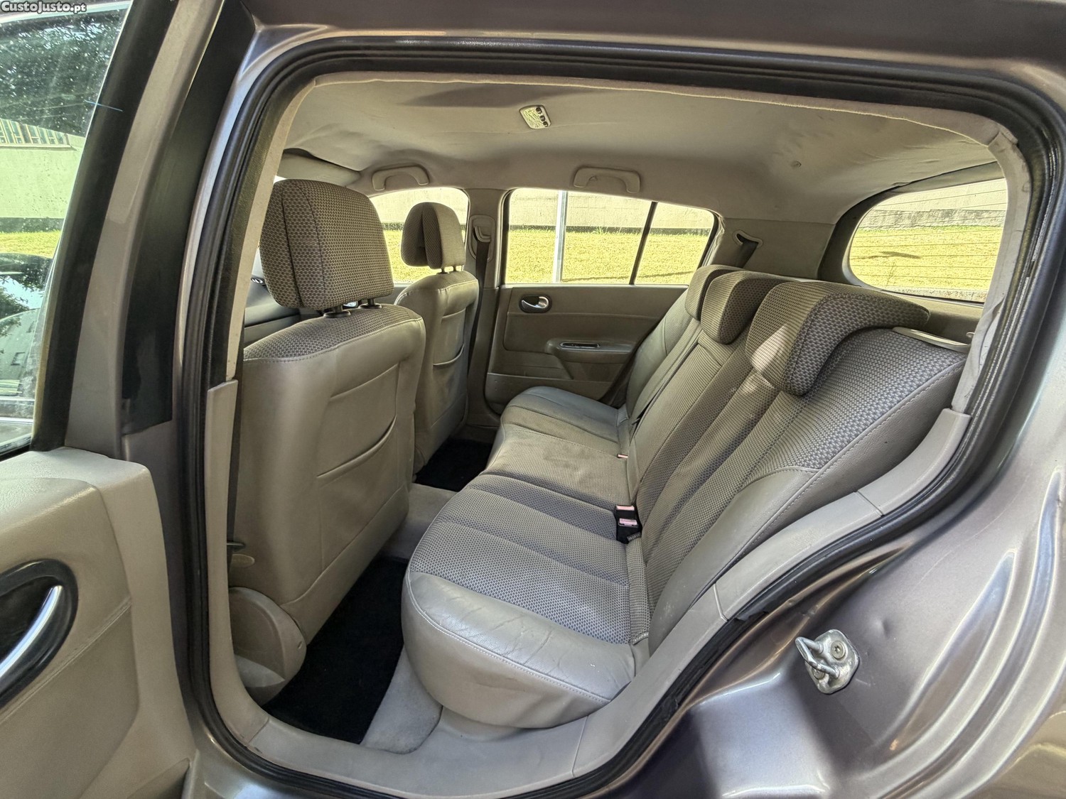 Renault Laguna 1.5DCI — fotografia 3