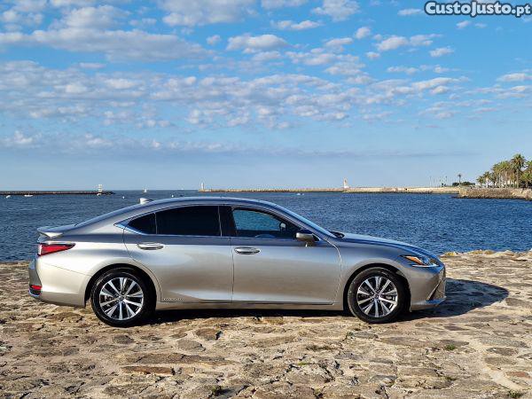 Lexus ES 300h Business — fotografia 15