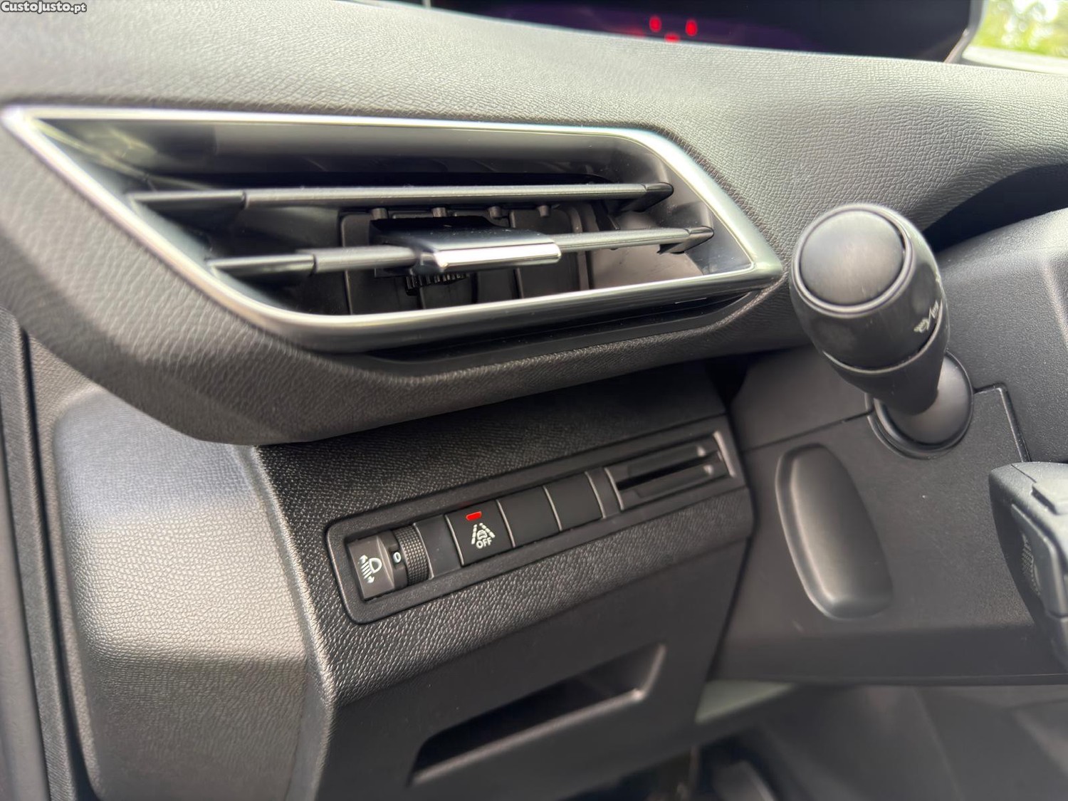 Peugeot 3008 1.5 BlueHDi Active Pack — fotografia 5