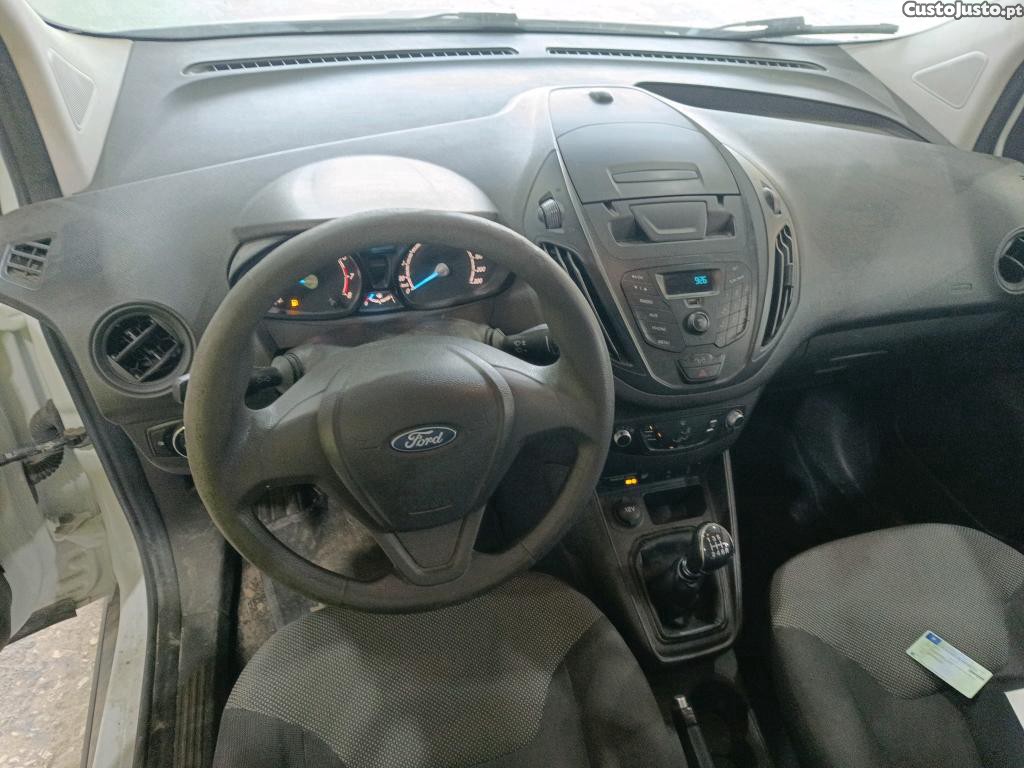 Ford Tourneo Courier 1.0 EcoBoost Ambiente 100cv — fotografia 18