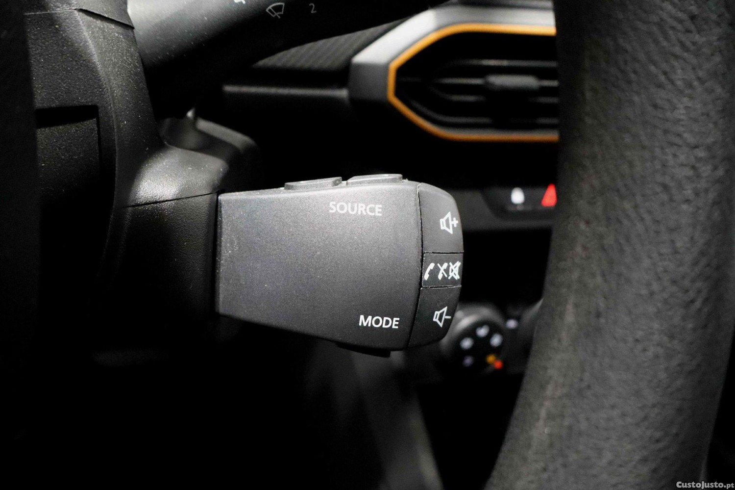 Dacia Sandero 1.0 TCe Essential — fotografia 12