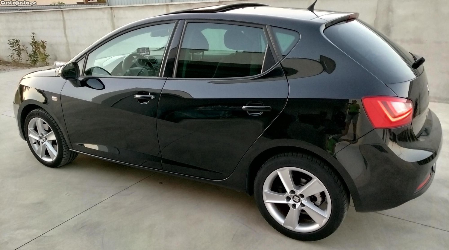 SEAT Ibiza 1.6 TDI 105CV - FR — fotografia 6