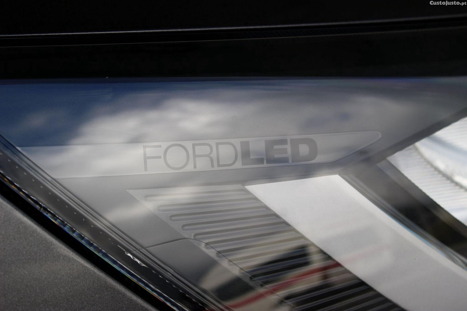 Ford Focus SW 1.0 EcoBoost MHEV ST-Line X Aut. — fotografia 26