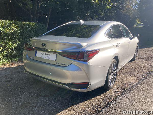 Lexus ES 300h Special Edi — fotografia 11