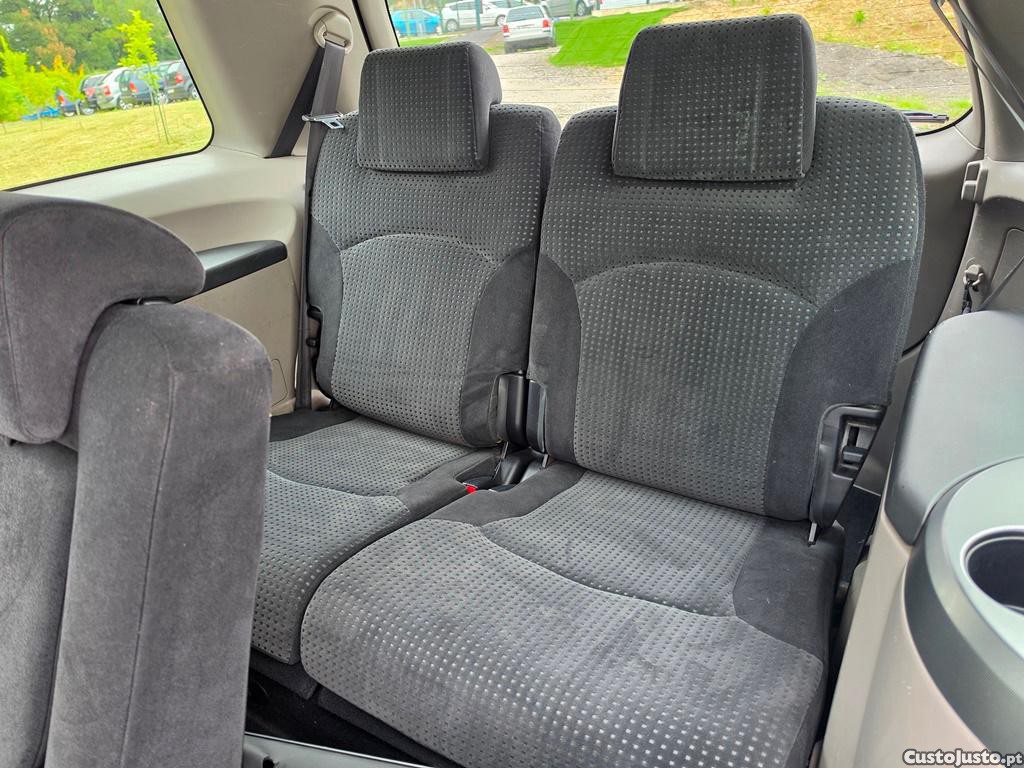 Mitsubishi Grandis 2.0Did 136Cv 7 Lugares 11/2005 — fotografia 7