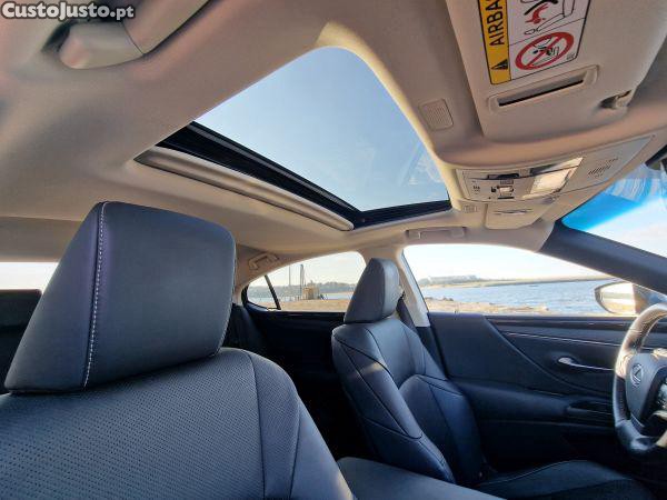 Lexus ES 300h Business — fotografia 7