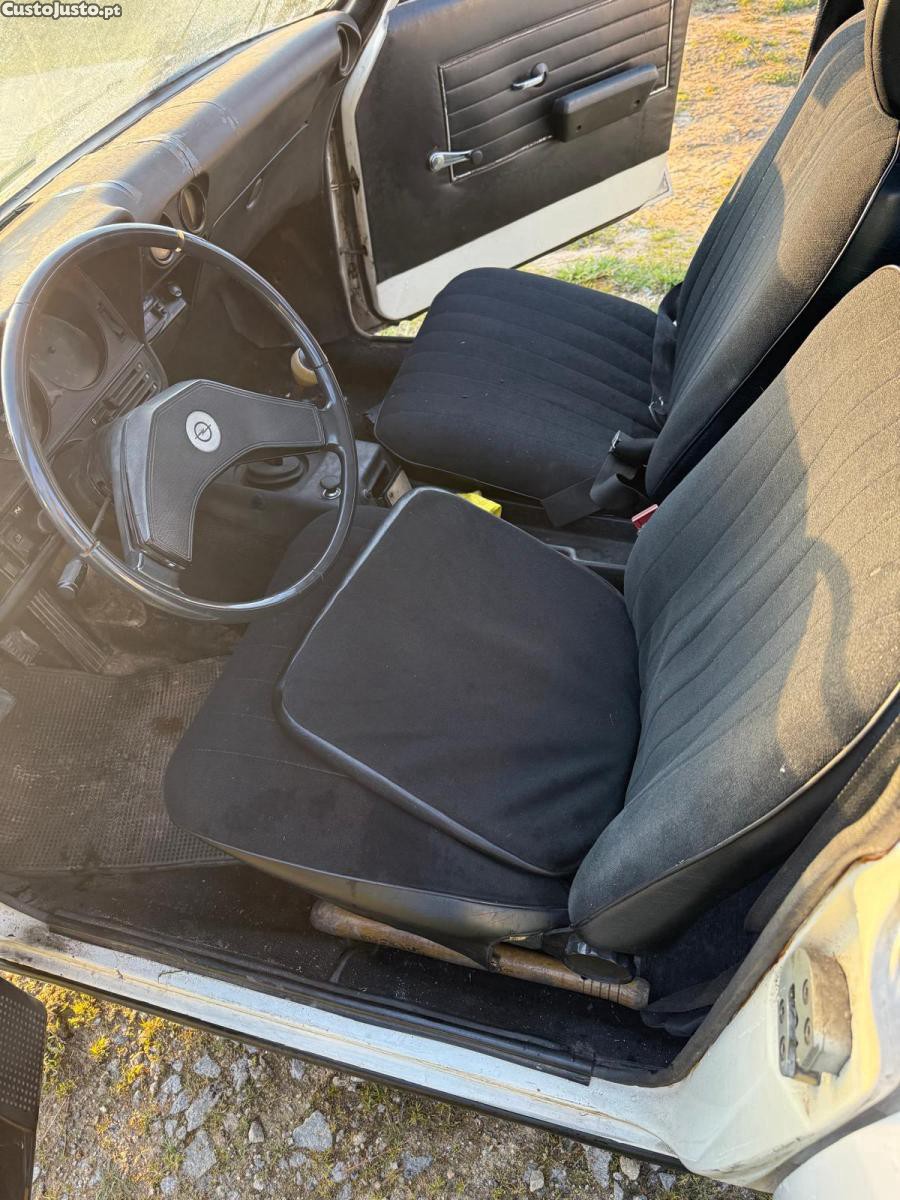 Opel Ascona 1.2 — fotografia 6