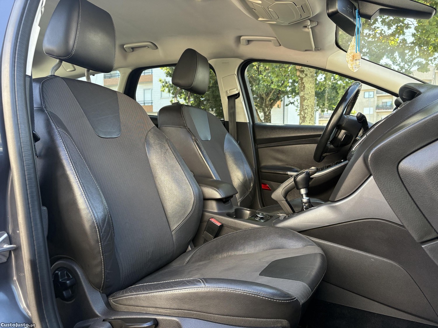 Ford Focus 1.6 TDCI 115CV SW NACIONAL — fotografia 4