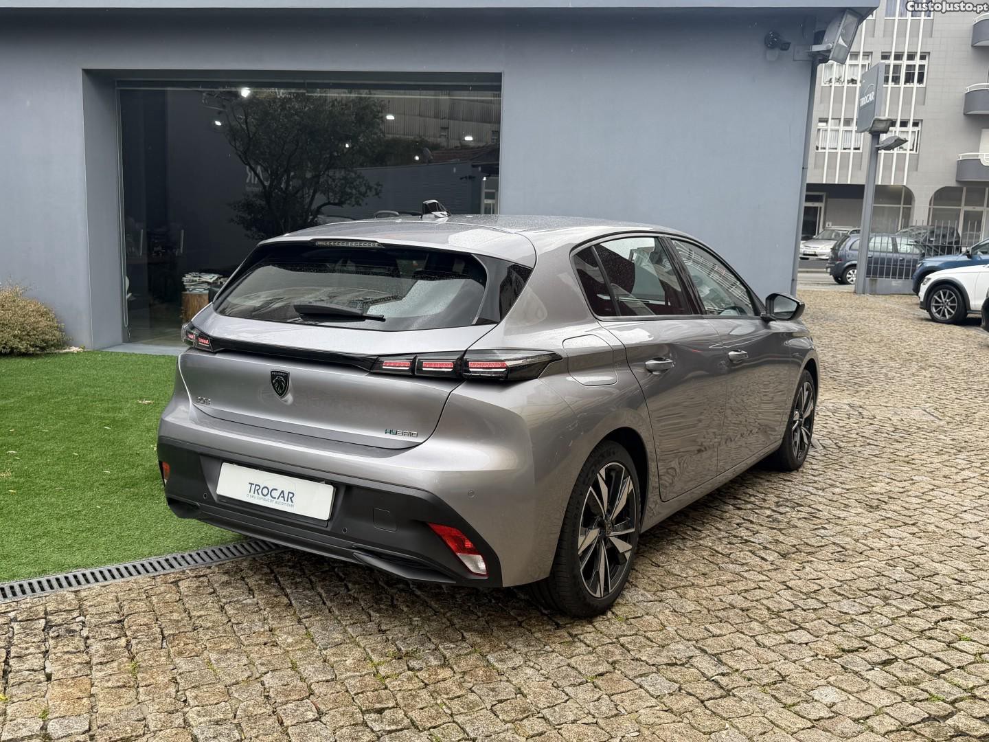 Peugeot 308 1.6 Hybrid Allure Pack e-EAT8 — fotografia 15