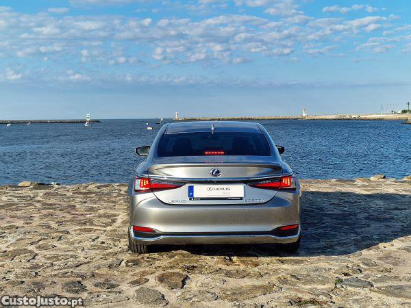 Lexus ES 300h Business — fotografia 18