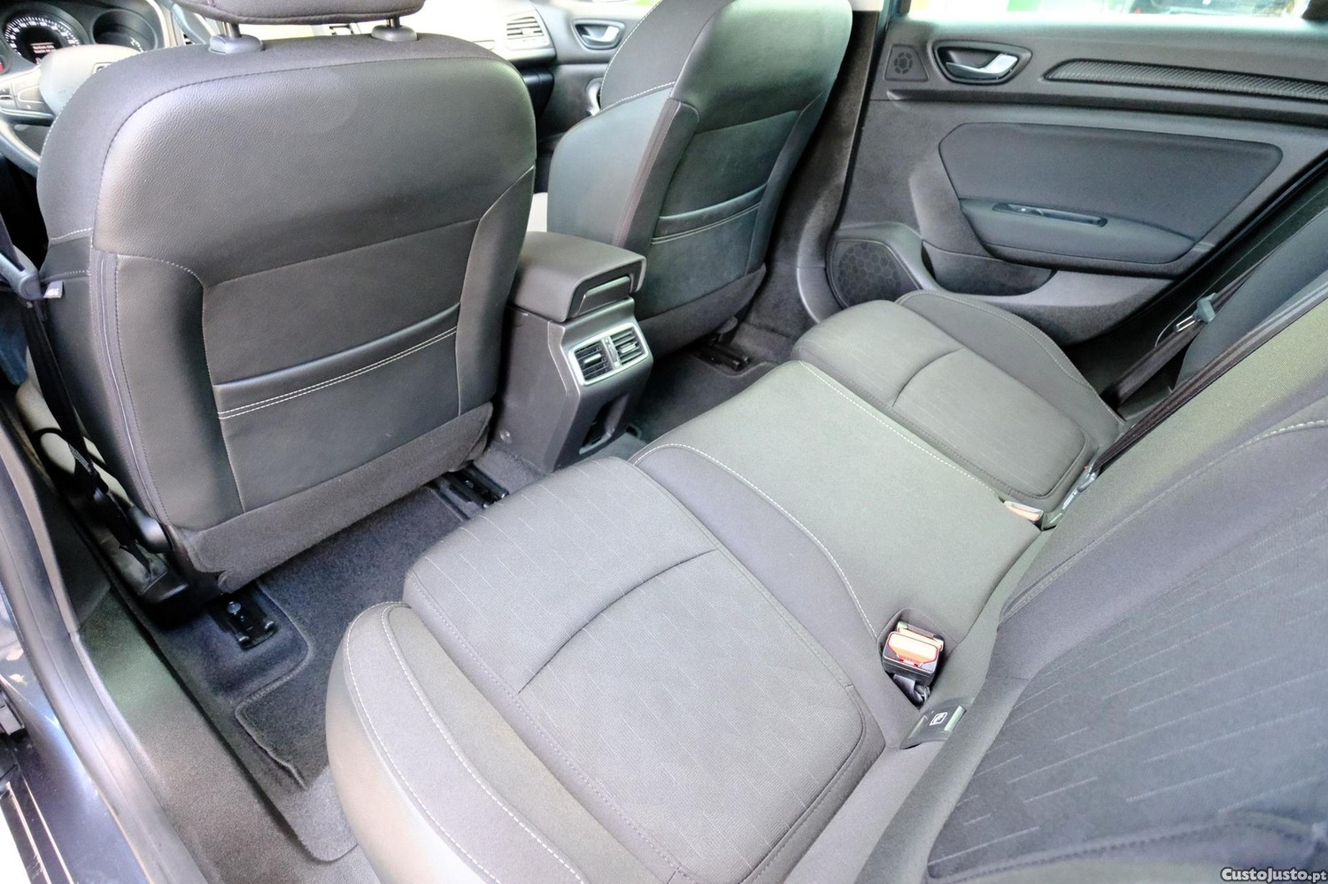 Renault Mégane Sport Tourer 1.5 Blue dCi Limited — fotografia 15
