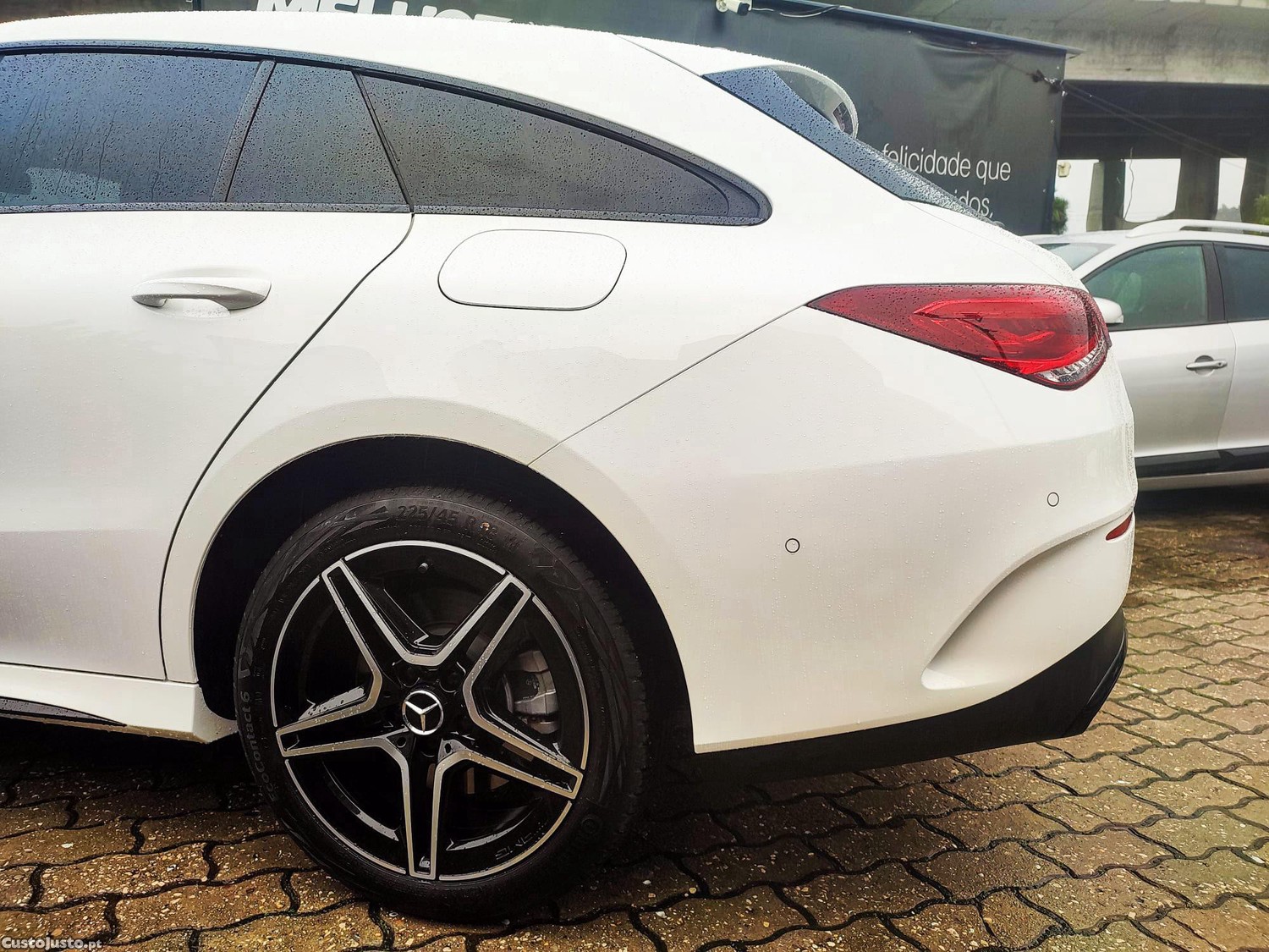 Mercedes-Benz CLA 250 e Shooting Brake AMG Line - 20 foto 2