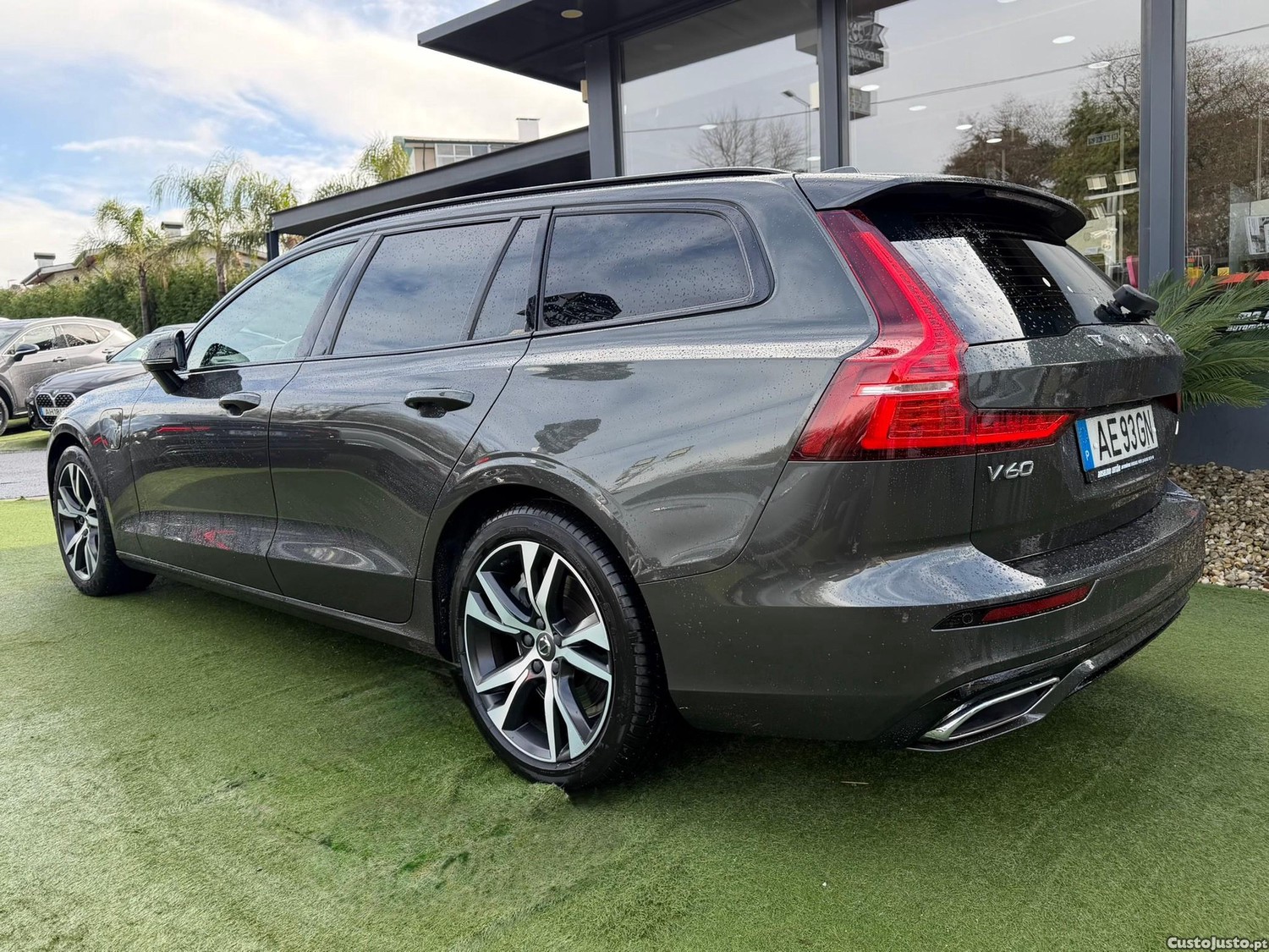 Volvo V60 2.0 T6 AWD TE R-Design — fotografia 16