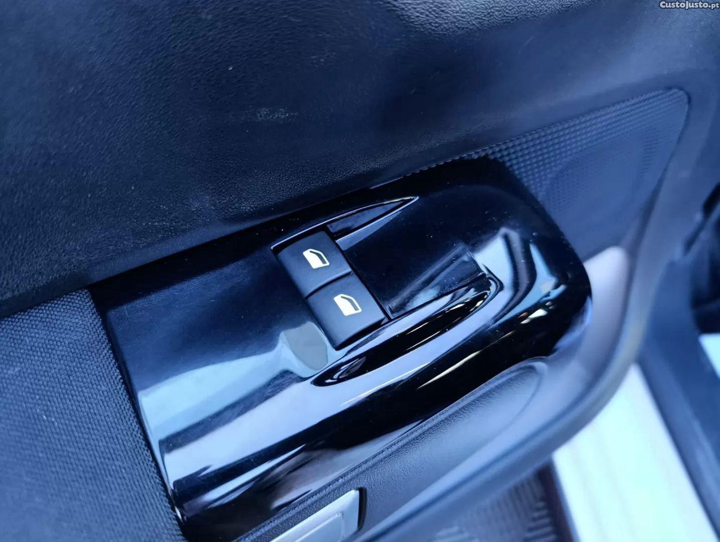 Citroën C3 1.2 puretech 110 s&s max — fotografia 16