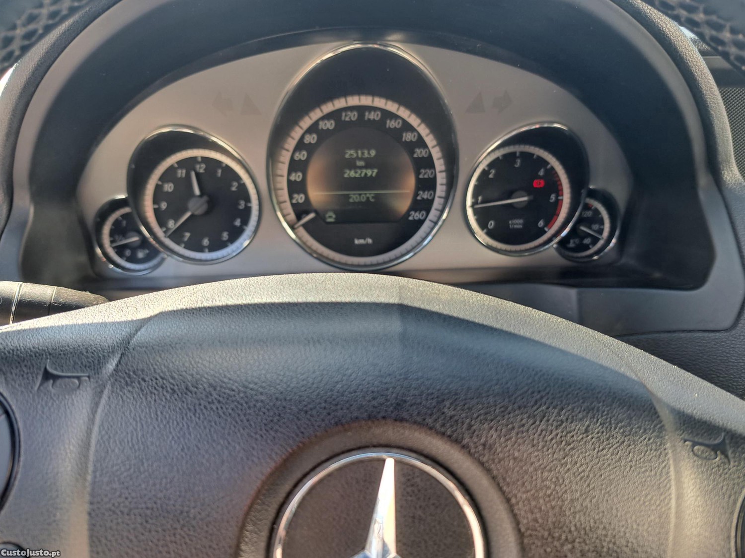 Mercedes-Benz E 220 Coupé — fotografia 6