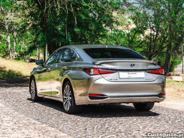 Lexus ES 300h Special Edi — fotografia 32