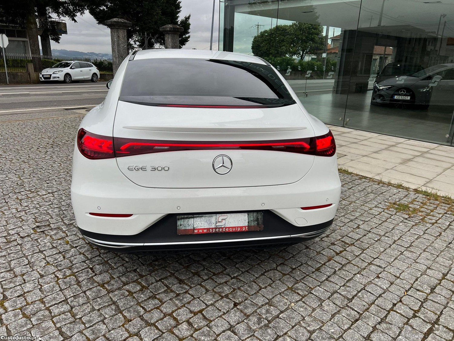 Mercedes-Benz EQE Edition — fotografia 12