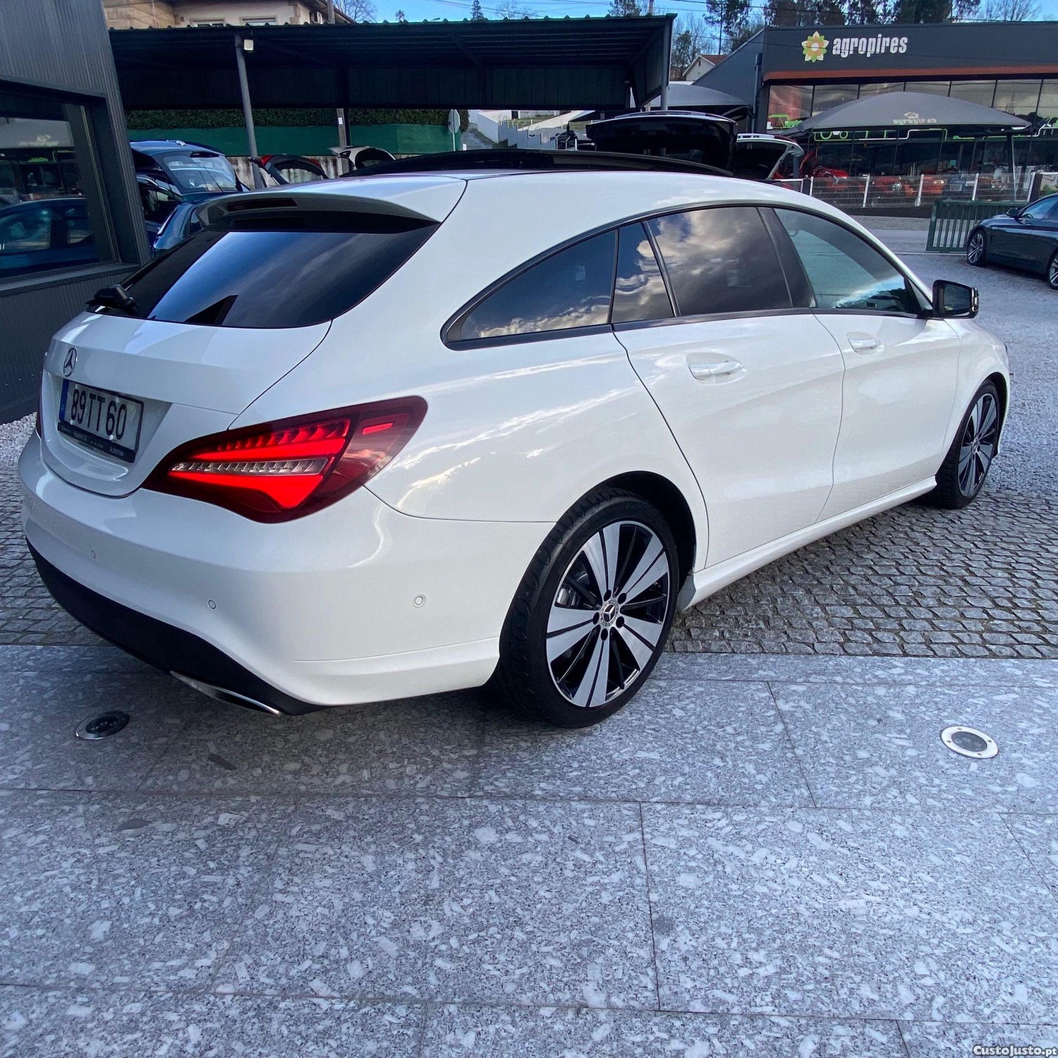 Mercedes-Benz CLA 180 d Urban Aut. - 17 foto 2