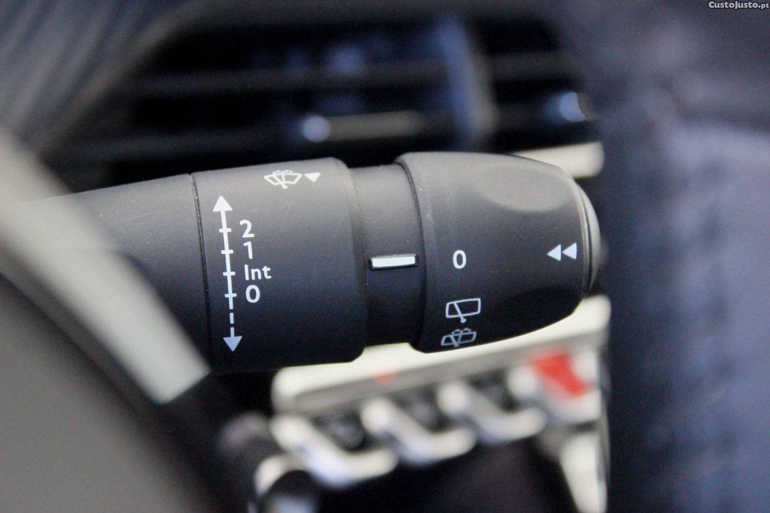 Peugeot 208 1.5 BlueHDi Active Pack — fotografia 14