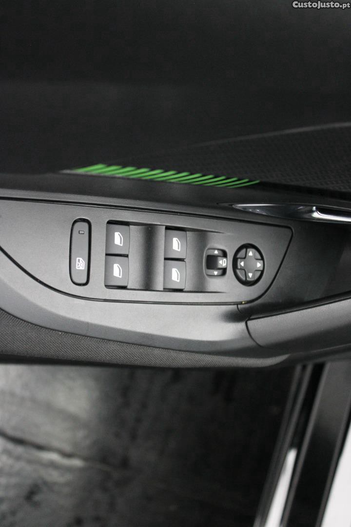 Peugeot 2008 1.5 BHDI ACTIVE (AUTO) — fotografia 8