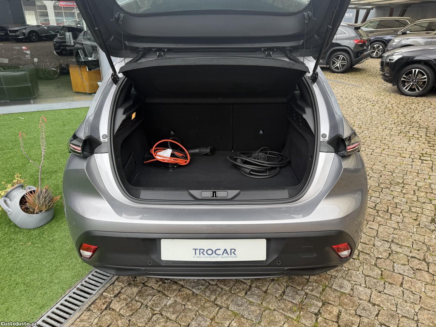 Peugeot 308 1.6 Hybrid Allure Pack e-EAT8 — fotografia 12